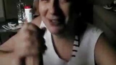 惊人的摩洛伊斯兰解放阵线在勺子性姿势后吮吸情人的公鸡
