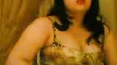 洗衣客户看无耻的黑发享受 pussyfuck