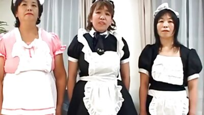 哥伦比亚女孩在她的阴户,狗的风格里带了一个鸡巴